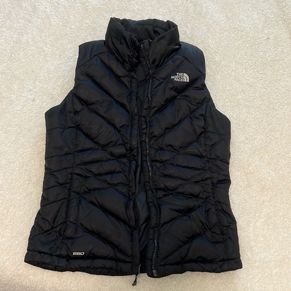 The North Face Jackets & Blazers - North face 550 vest